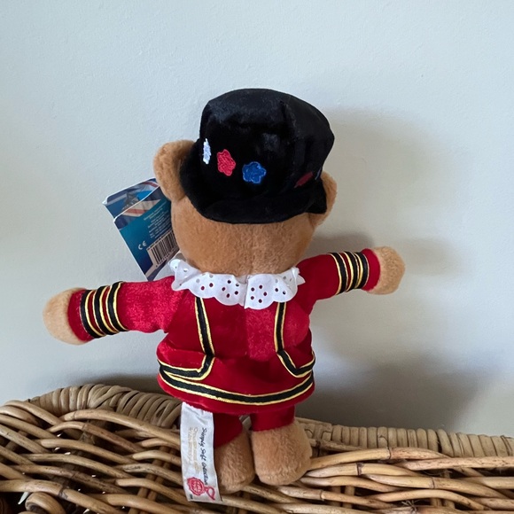 Keel Toys Collectable Beefeater Bear Beany. - Picture 3 of 6